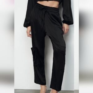 ZARA Satin Elastic Waist Straight Leg Relaxed Cargo Trouser Pants. Black. Size S